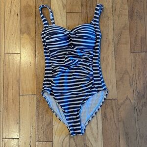 Nip Tuck | Women's Navy Stripe Twist Front Tummy-Control | Swim Suit | size US 4
